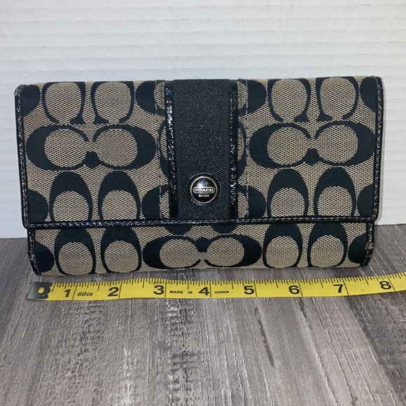 Coach Envelope Wallet - Picture 9 of 9